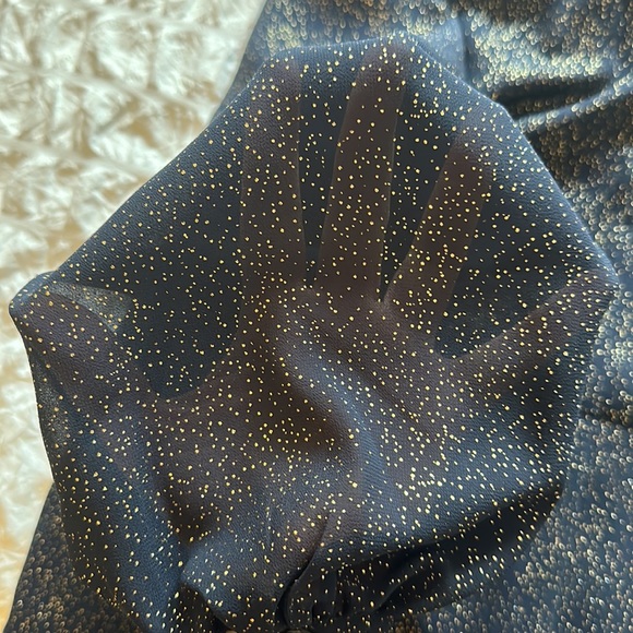 NWT. Banana Republic Navy Gold Spec Keyhole Blouse - Picture 6 of 7